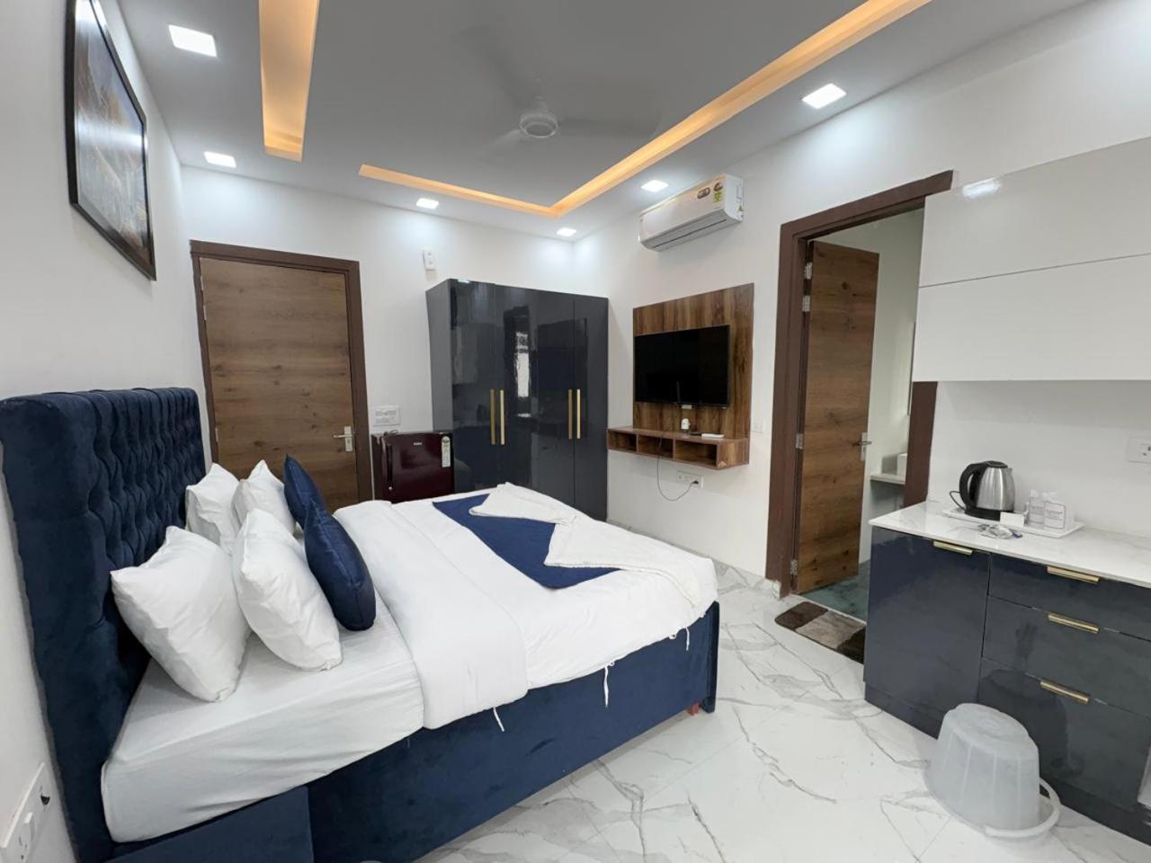 Pacific Inn Eco Central Gurgaon Exterior foto