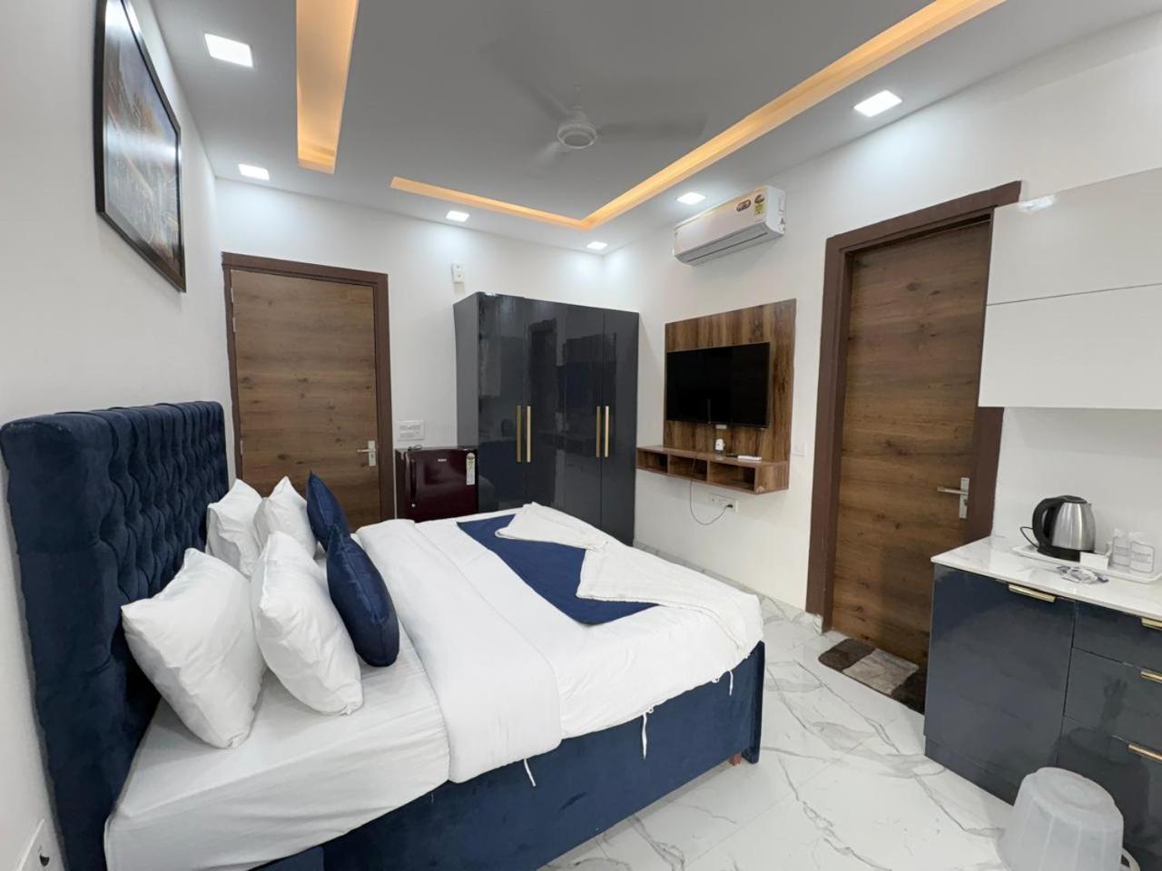 Pacific Inn Eco Central Gurgaon Exterior foto