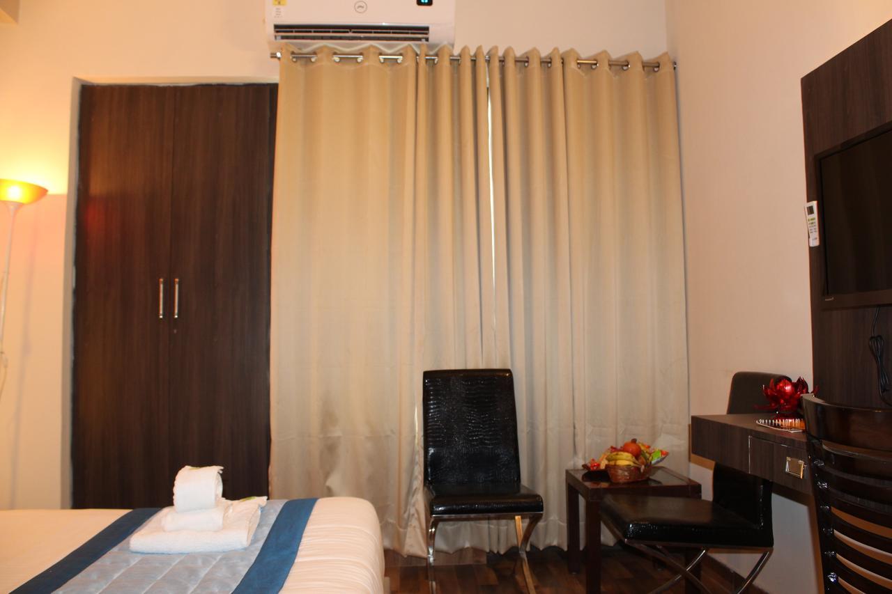 Pacific Inn Eco Central Gurgaon Exterior foto