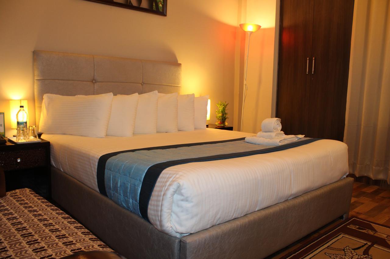Pacific Inn Eco Central Gurgaon Exterior foto