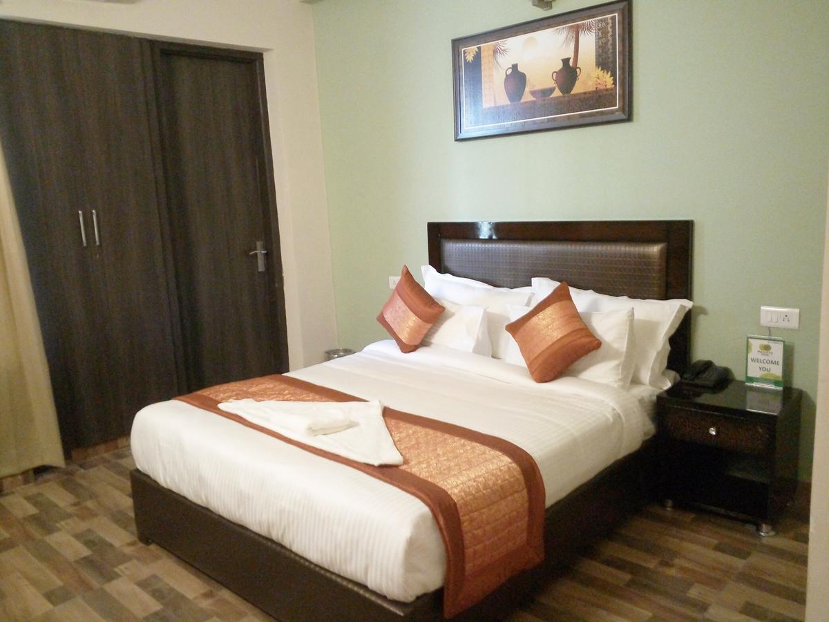 Pacific Inn Eco Central Gurgaon Exterior foto